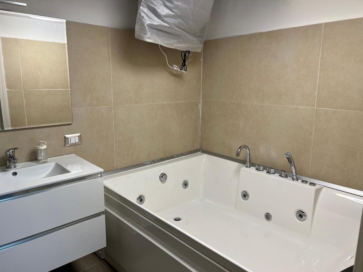 Petite Suite Napels Buitenkant foto