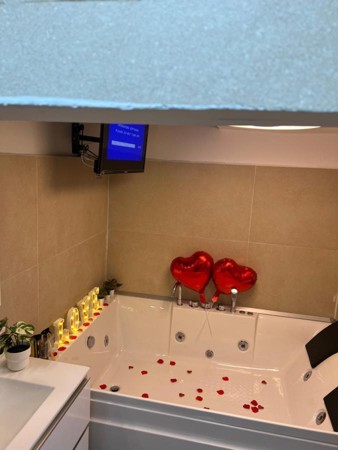 Petite Suite Napels Buitenkant foto